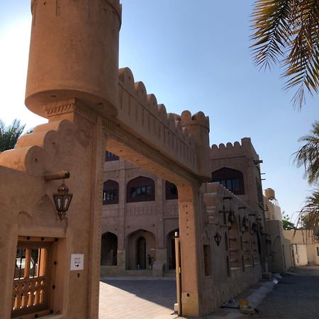 Aldar Inn 니즈와 외부 사진