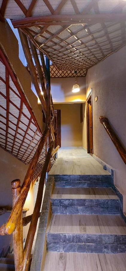 Aldar Inn 니즈와 외부 사진