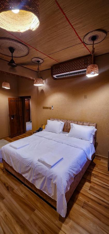 Aldar Inn 니즈와 외부 사진