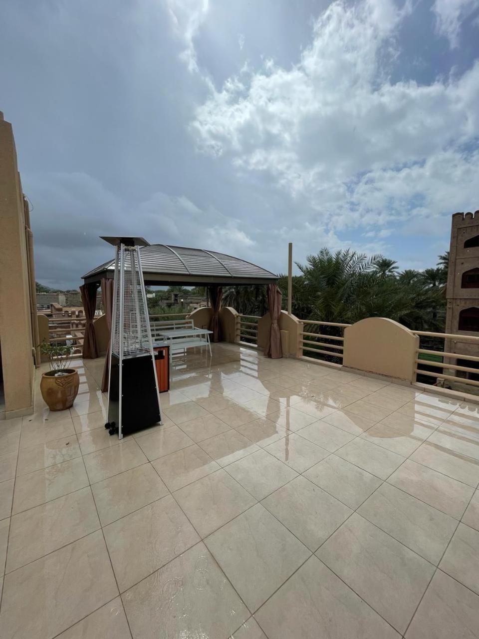 Aldar Inn 니즈와 외부 사진