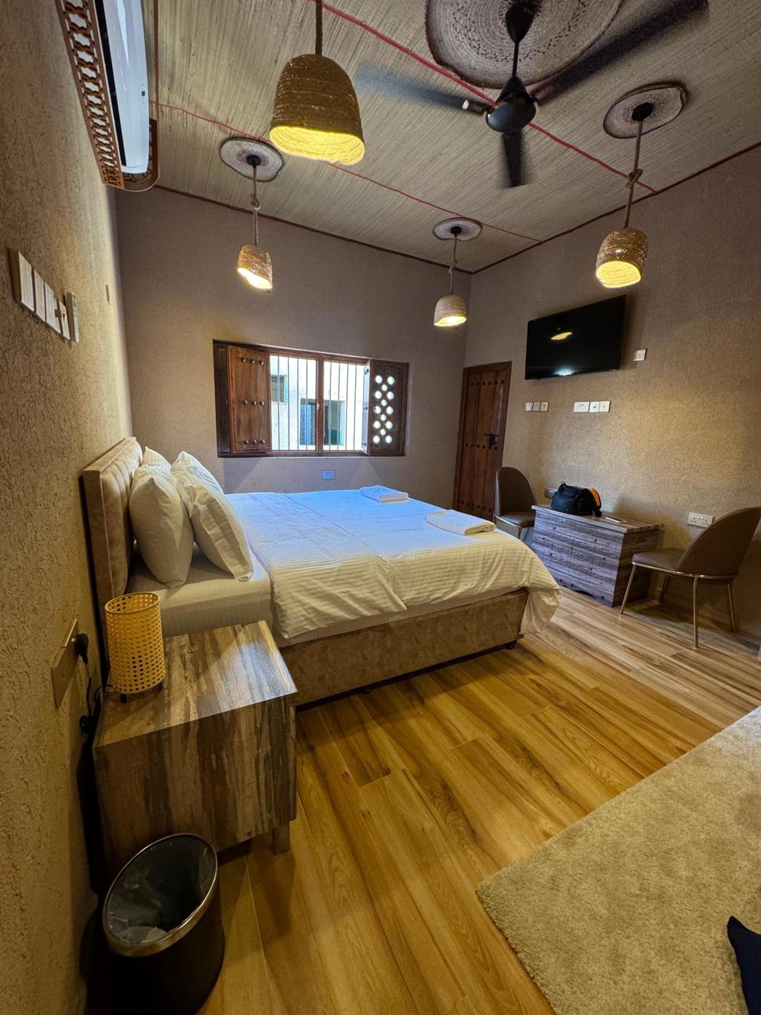 Aldar Inn 니즈와 외부 사진