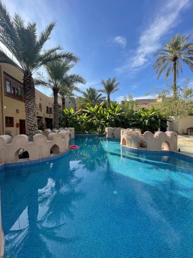 Aldar Inn 니즈와 외부 사진
